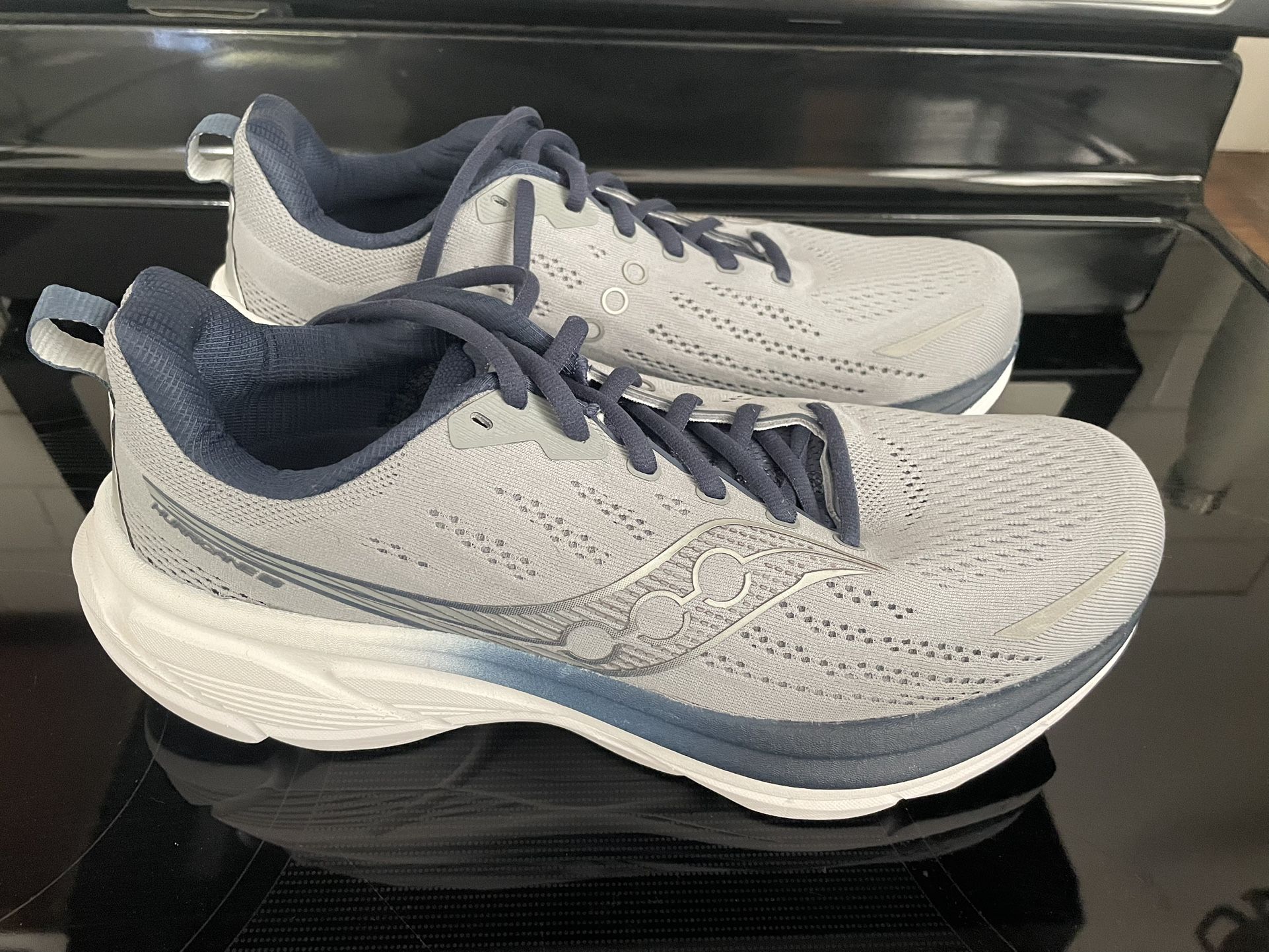 Saucony Men’s 11.5 Hurricane Wide