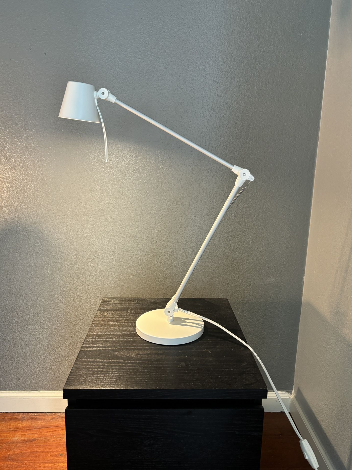 Vintage IKEA White Tral Table/Desk Lamp.