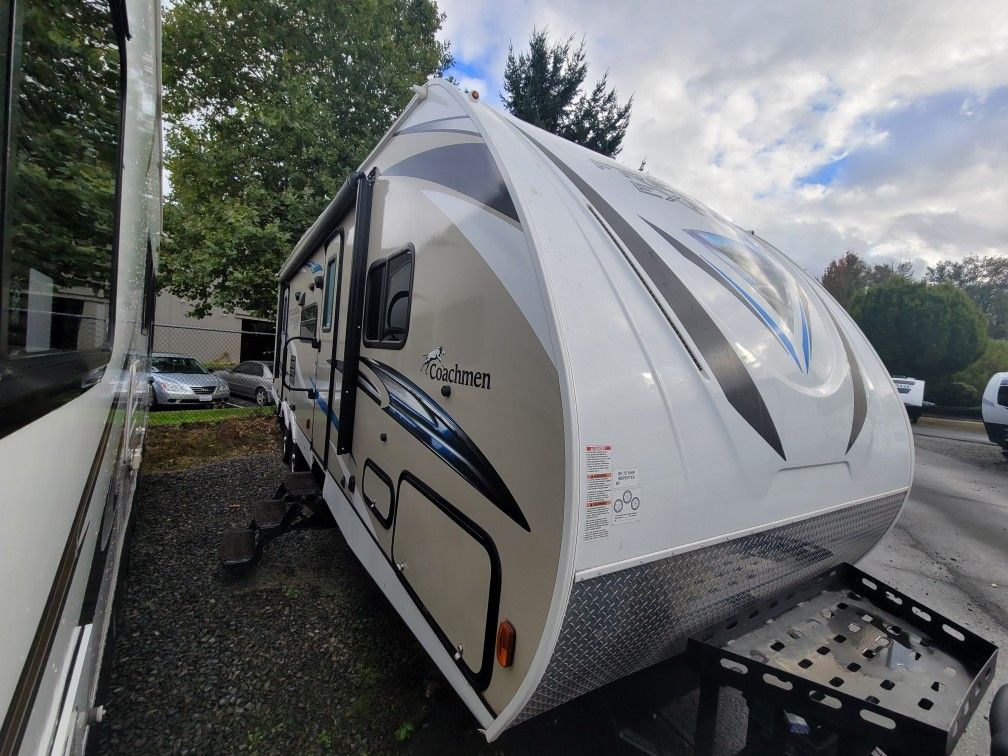 2019 Coachmen Freedom Express 301BLDS