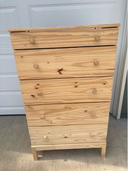 5 Drawer Pine Dresser.