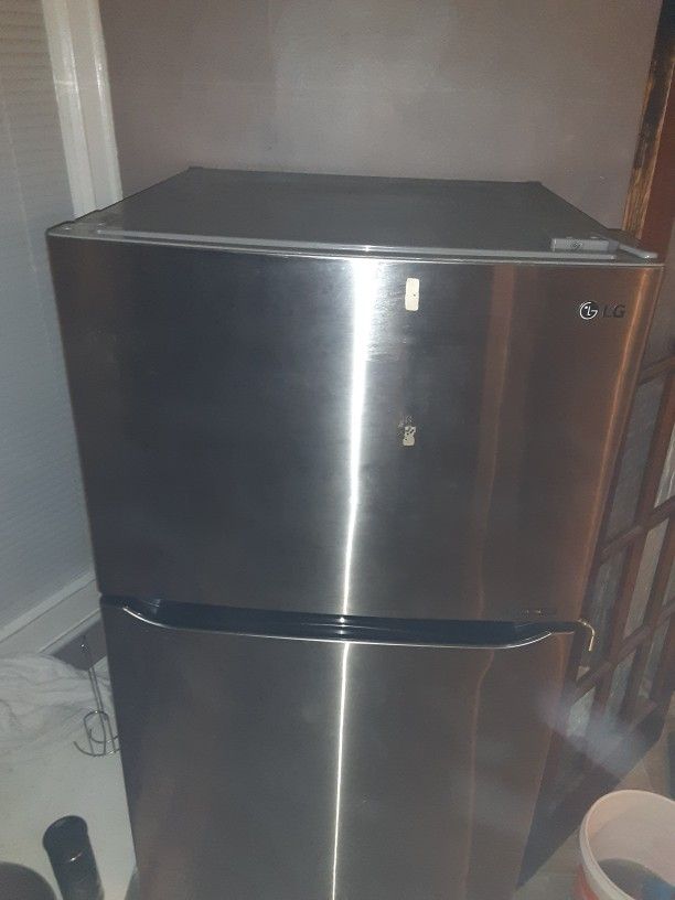 LG Stainless Steel Refrigerator 