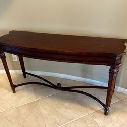 Wood Table In Great Condition 
