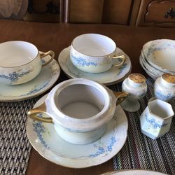 Antique Bowls/plates Set/Collectibles