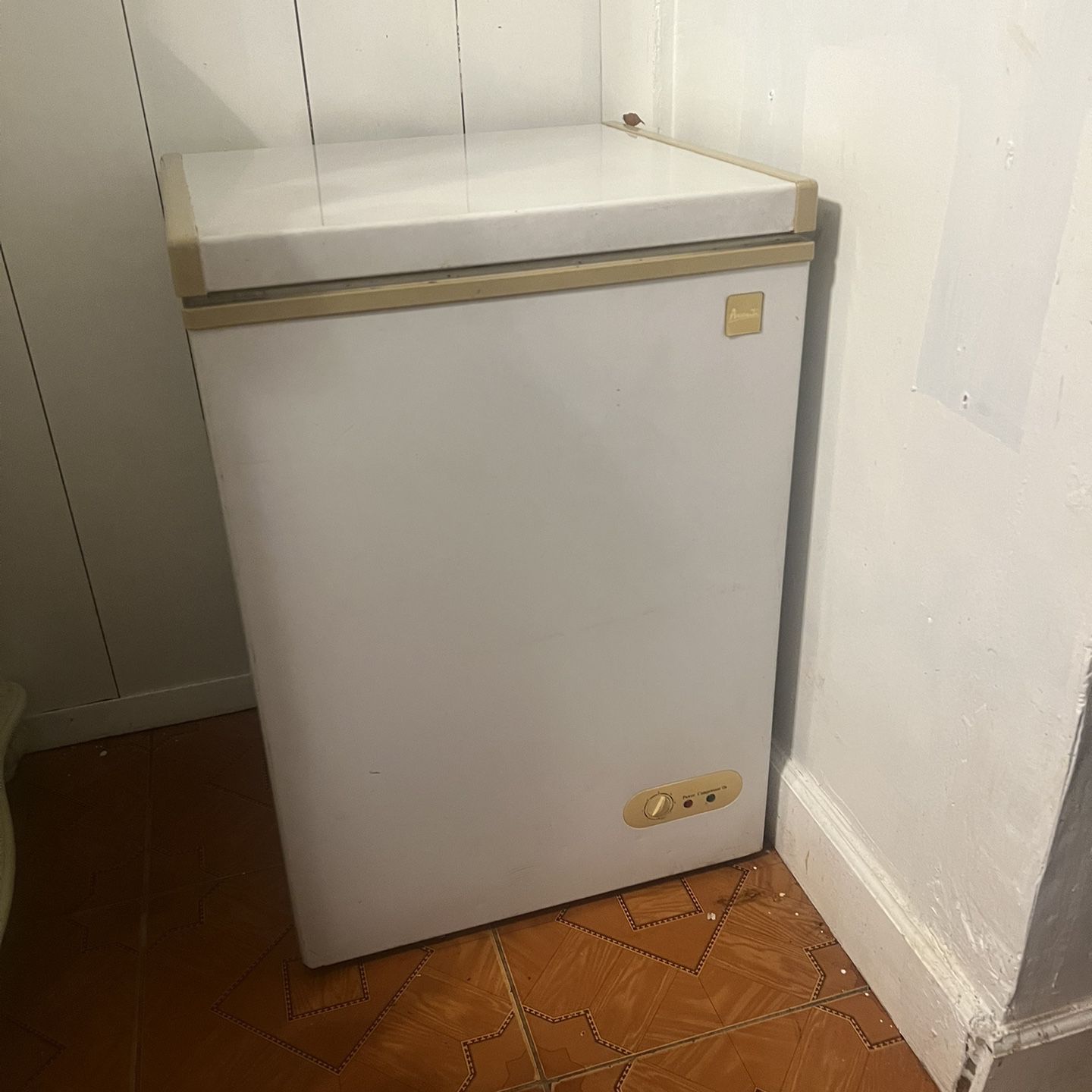 Refrigerator Casi Nuevo 75.00Refrigerador