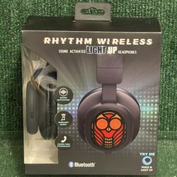 Vivitar Rhythm Wireless Sound Activated Light Up Head Phones ( V50001BT -owl-wal ) Brand New Sealed
