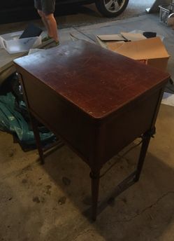 ANTIQUE SEWING MACHINE