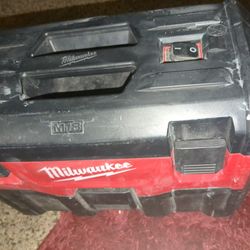 Milwaukee M18 Wet Dry Vac