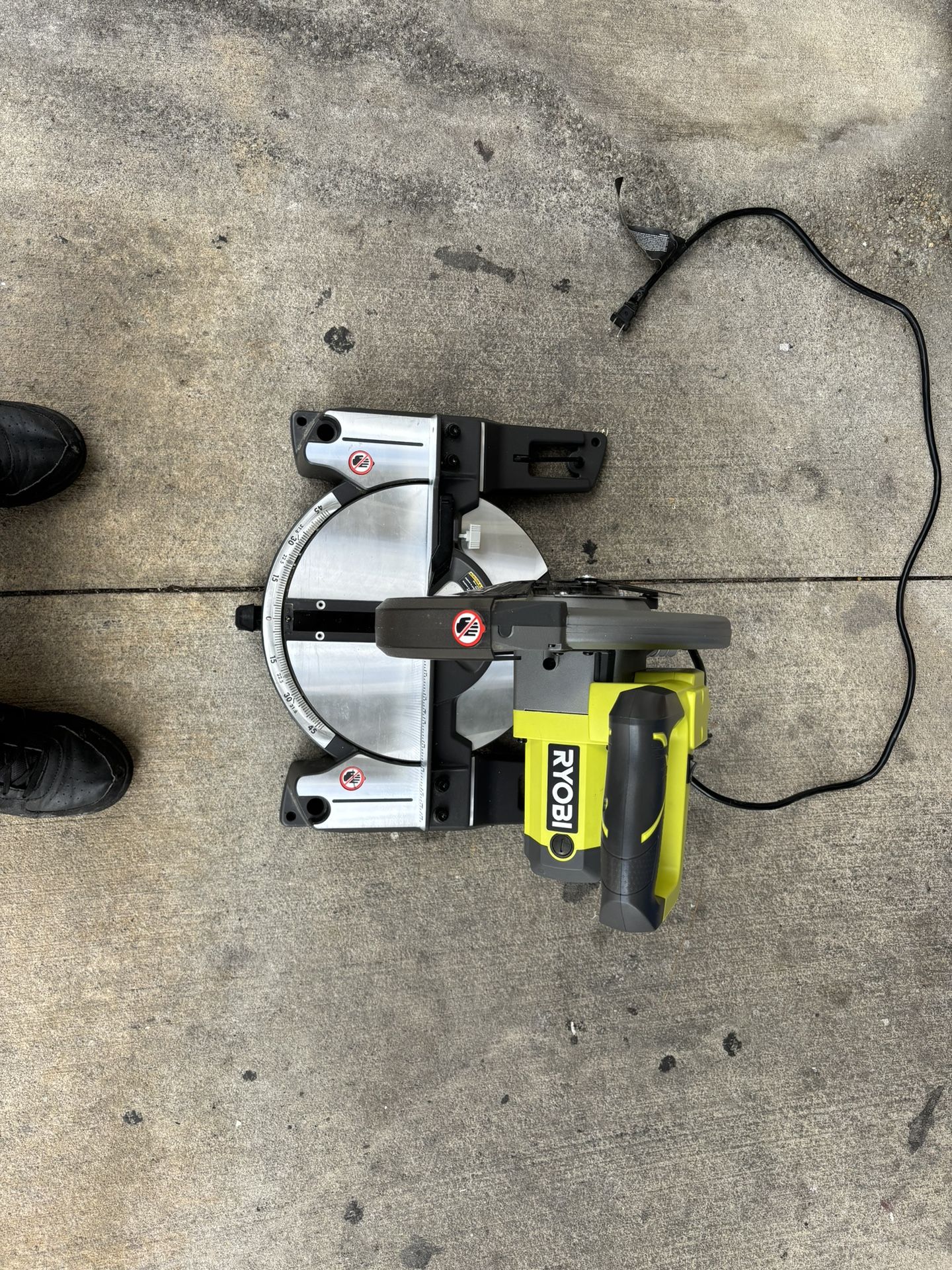 RYOBI 10 IN. COMPOUND MITER SAW WITH LED