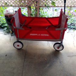 Red Radio Flyer Wagon∅
