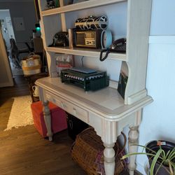 Desk With Hutch