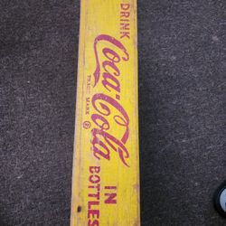 Coca-Cola wooden crate from Fresno, in good condition.