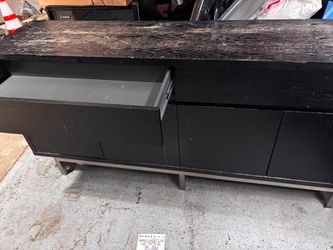 Storage cabinet