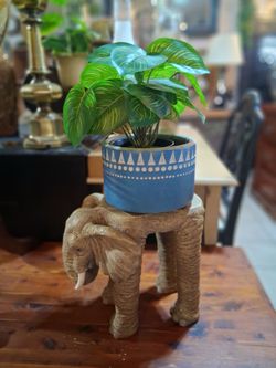 Elephant Figurine Plant Stand