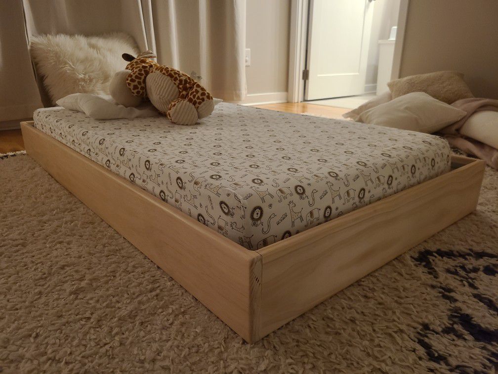 Floor Bed / Montessori bed / Kids Bed / Toddler Bed