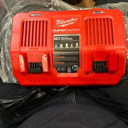 Milwaukee M18 Dual Rapid Charger 