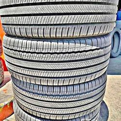 235 45 18 Michelin Tires Con 80% De Vida Las 4tires