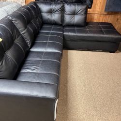 Stylish Nice Cozy Sectional!