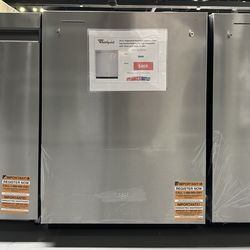 Whirlpool 24 in. 47 dBA Top Control Built-In Tall Tub Dishwasher w/Third Level Rack