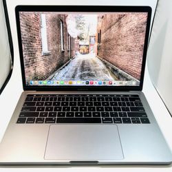 Apple MacBook Pro 13” 2019 TouchBar 2.8Ghz i7 16GB 500GB Fully Functional