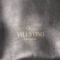 Valentino Caravan 