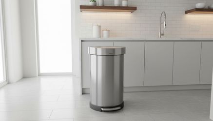 Simplehuman Stainless Steel Flip Top Step Kitchen Garbage Trash Can Waste Basket! Great condition! Retails $110 16x13x26in