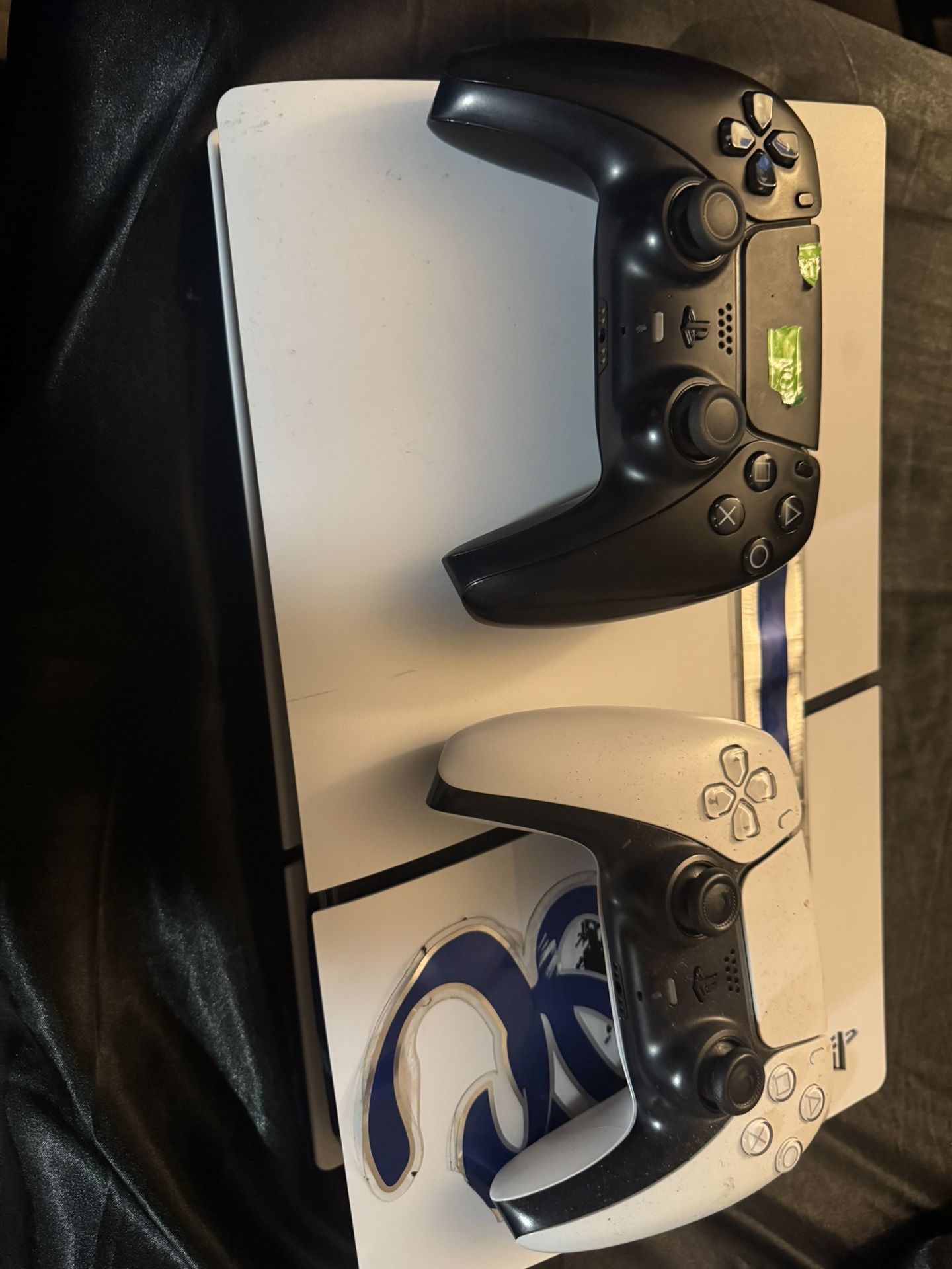 Ps5 Two Controllers Works Fine