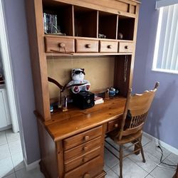 Desk With Lots Of Shelf Space - Must Be Picked Up 