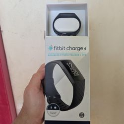 Fitbit Charge 4