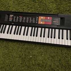 Yahmaha Digital Keyboard F51