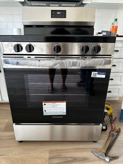 Frigidaire Electric Stove