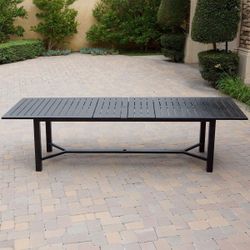 Outdoor extendable dining table from bbq guys