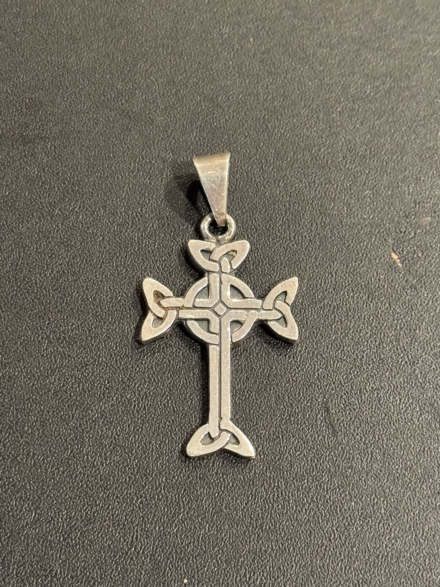 .925 Sterling silver Celtic Iona Cross pendant, Irish, Scottish. 6.8 grams. 