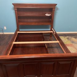 All Wood Full Size Bed W/Twin Trundle