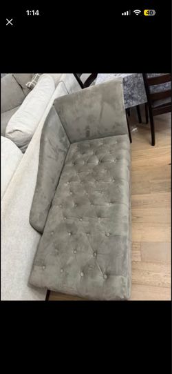 Gray Velvet Tufted Storage Bench with Storage
