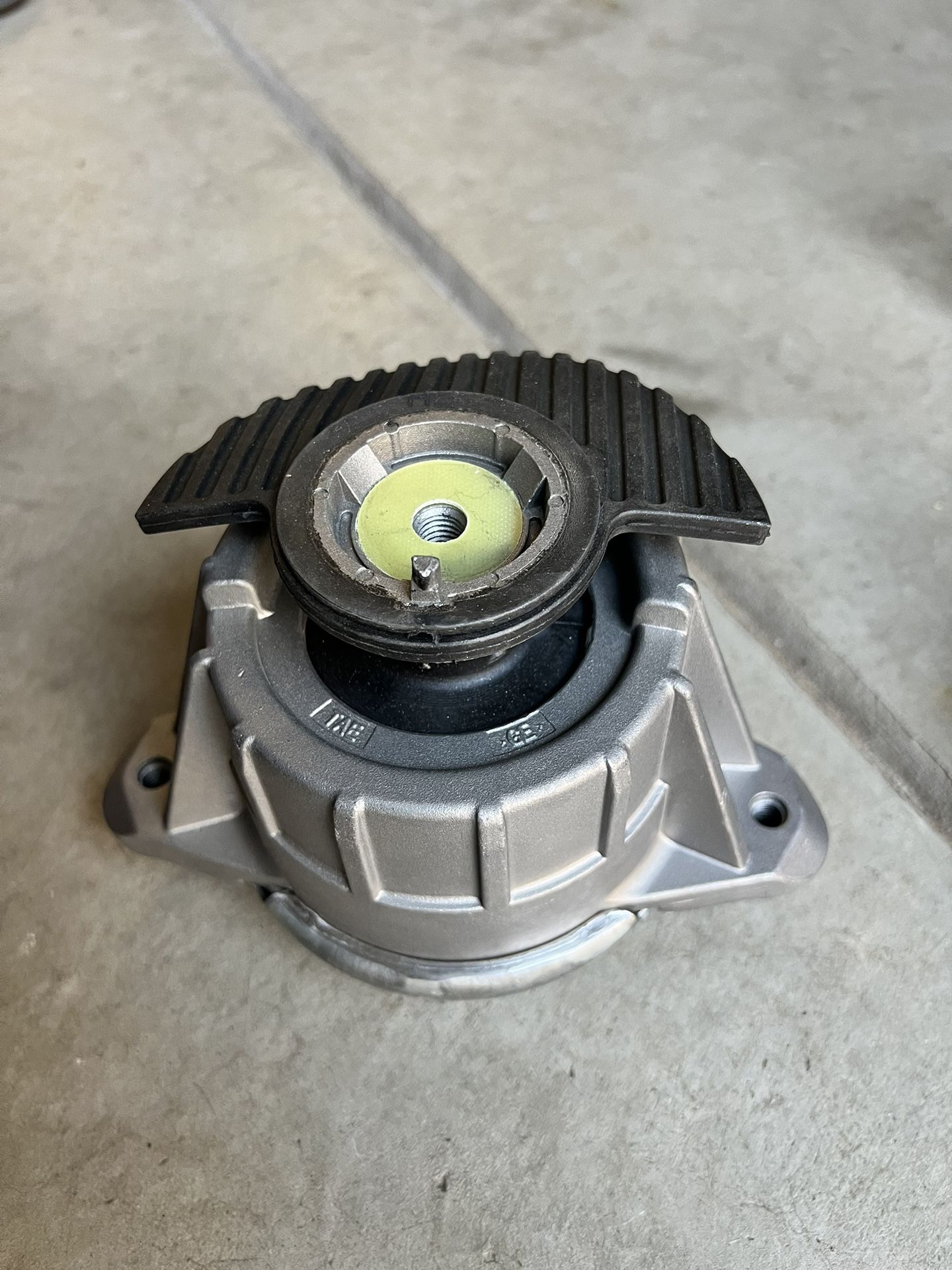 Engine Mount And Transmission Mount , Mercedes C300