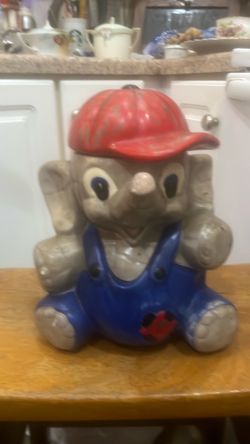Vintage Dumbo cookie jar