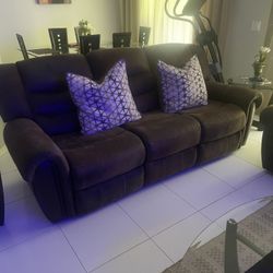 Sofa in excellent quality