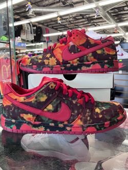 Nike SB Dunk Low The Wizard of Oz Poppy Field