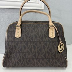 Michael kors Purse & Wallet
