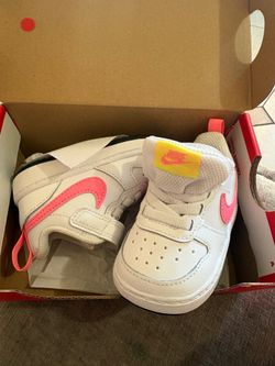 Baby shoes Size 3 Nike Borlough Low 2