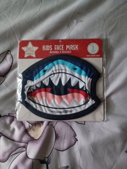 3/$10 🌟 NEW Kids Shark Face Mask