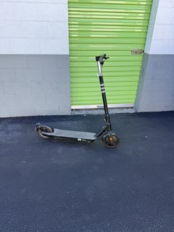 OKAI Neon Pro ES30 electric scooter.