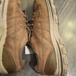 Mens Size 10 Skechers Sneakers 