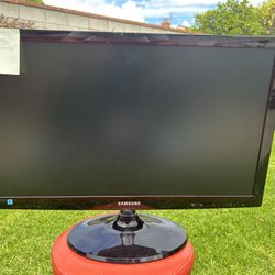 Samsung 26” 720p TV/Monitor