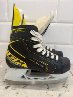 CCM Super Tacks - youth size 13 (like new)