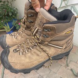 KEEN Hiking Boots 