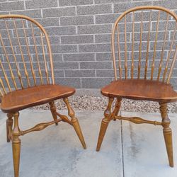 Two Vintage Ethan Allan Windsor Dinning Chairs 