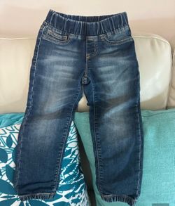 Bundle of 4 bottoms girl's size 4