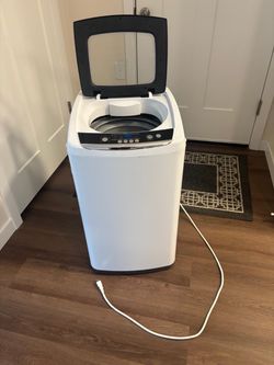 Black+Decker 0.9 Cu. Ft. Portable Washing Machine – Model BPWM09W