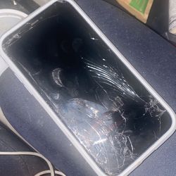 iPhone 11(screen Cracked)